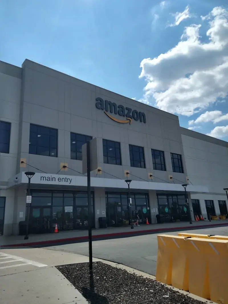 Amazon MKC6 in Kansas City, KS