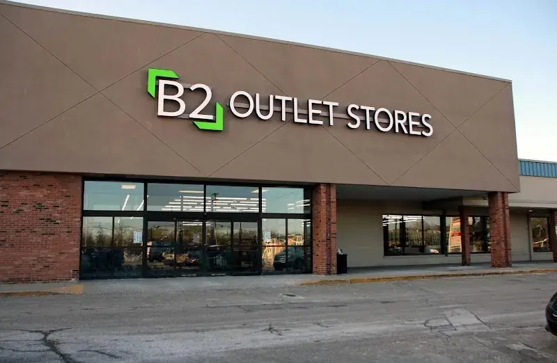 B2 Outlet Stores in Wyoming, MI