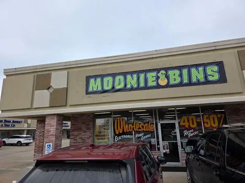 Moonie Bins in Grove, OK