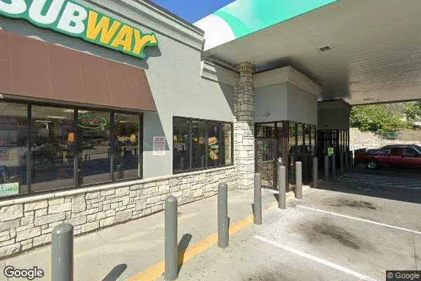 Amazon Locker - School in Kansas City, KS - street view