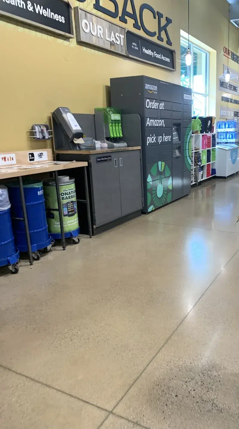 Amazon Hub Locker - Glastonbury in Glastonbury, CT