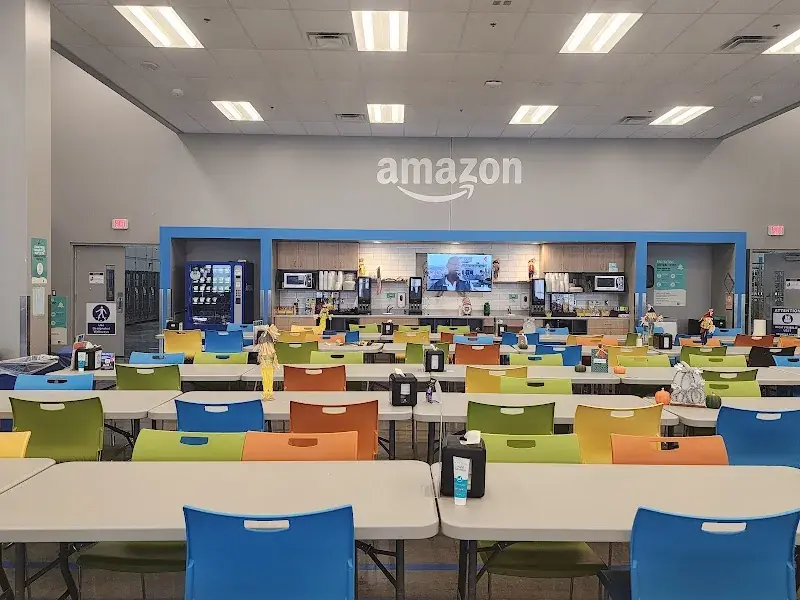 Amazon Locker - Tanks in Baton Rouge, LA