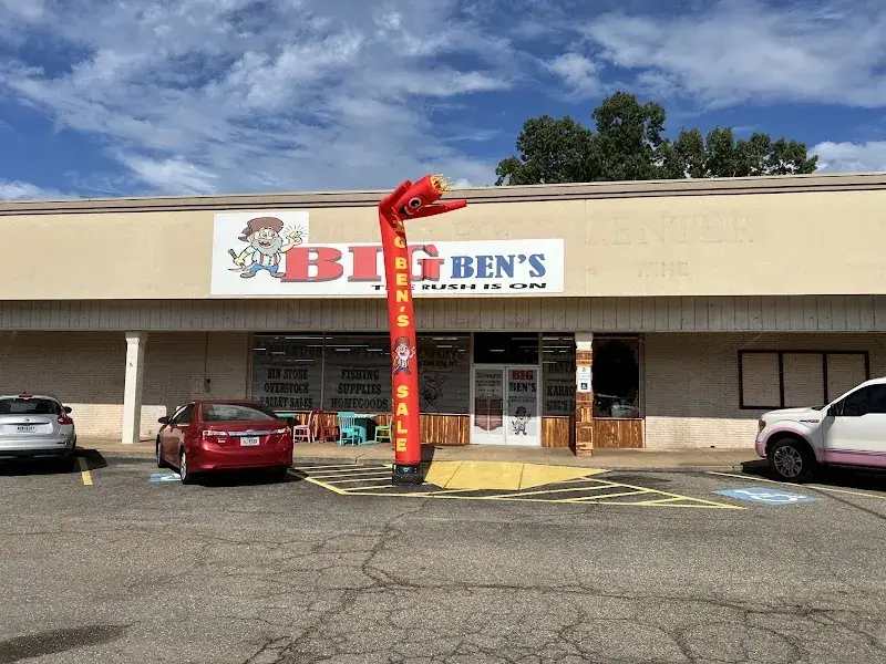 Big Ben's Bargain Center in Lone Star, TX