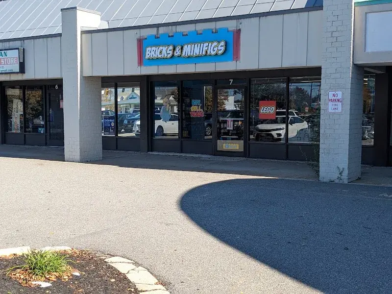 Bricks & Minifigs Portsmouth in Portsmouth, NH