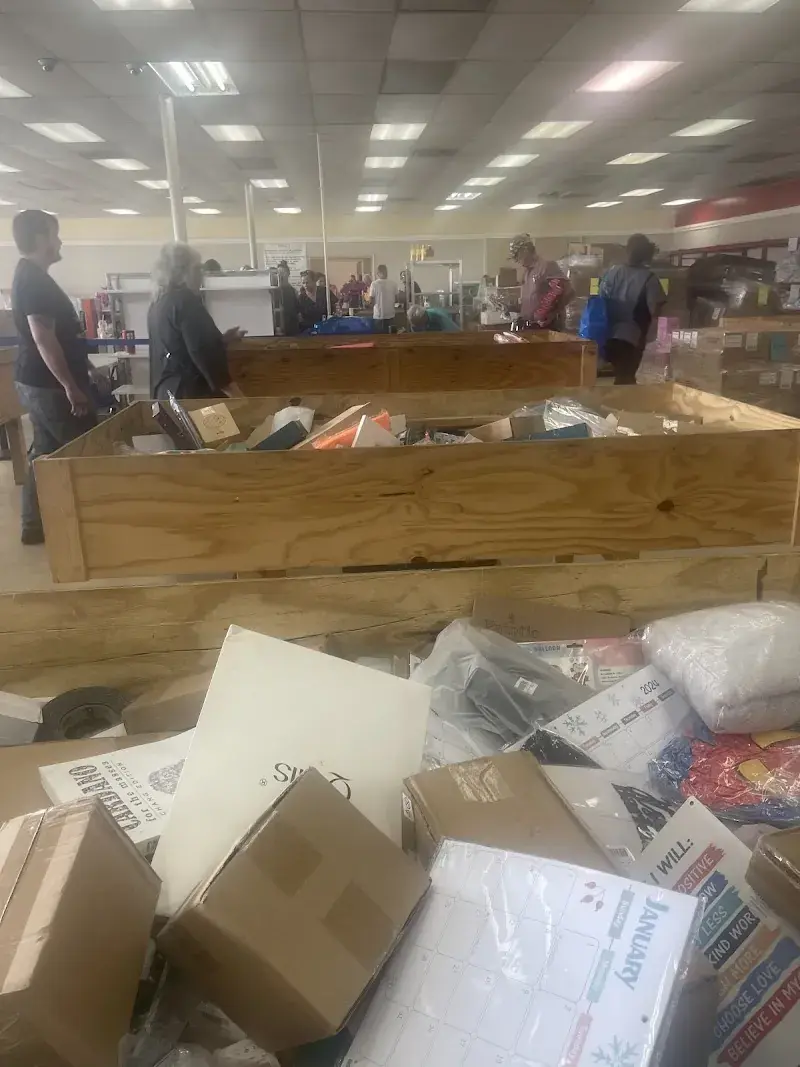 Deals N' Steals Bin Store & Discount Outlet in Jesup, GA