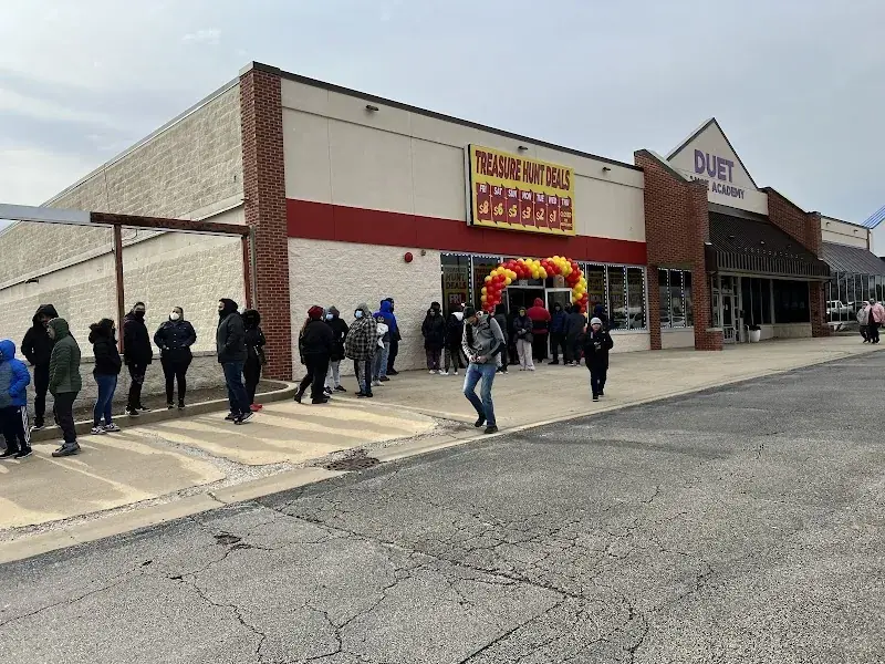 Treasure Hunt Deals in Elgin, IL